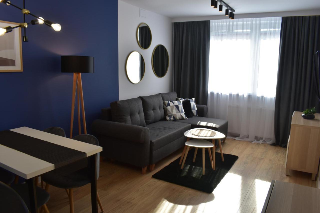 Apartament W Centrum Przy Parku Na Wyspie ปีวา ภายนอก รูปภาพ