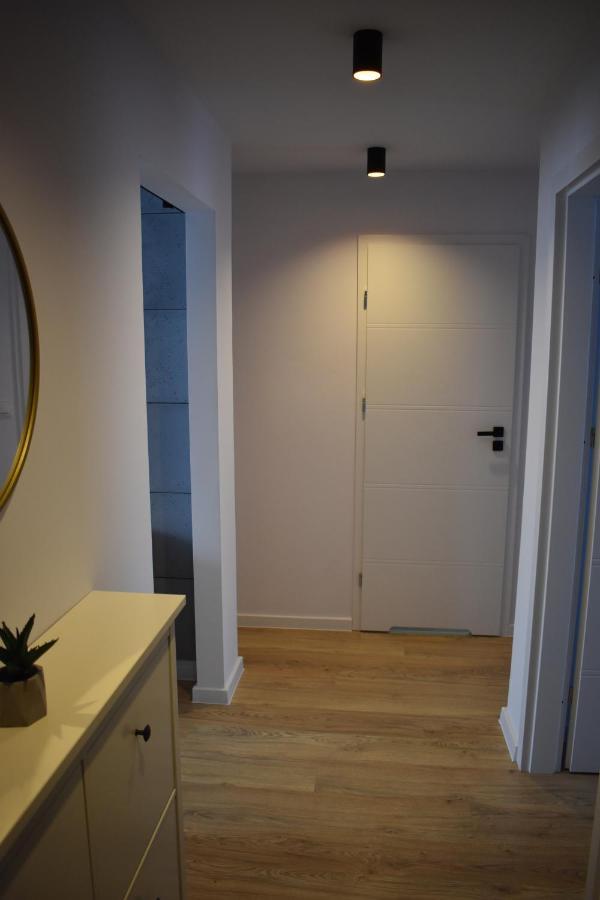 Apartament W Centrum Przy Parku Na Wyspie ปีวา ภายนอก รูปภาพ
