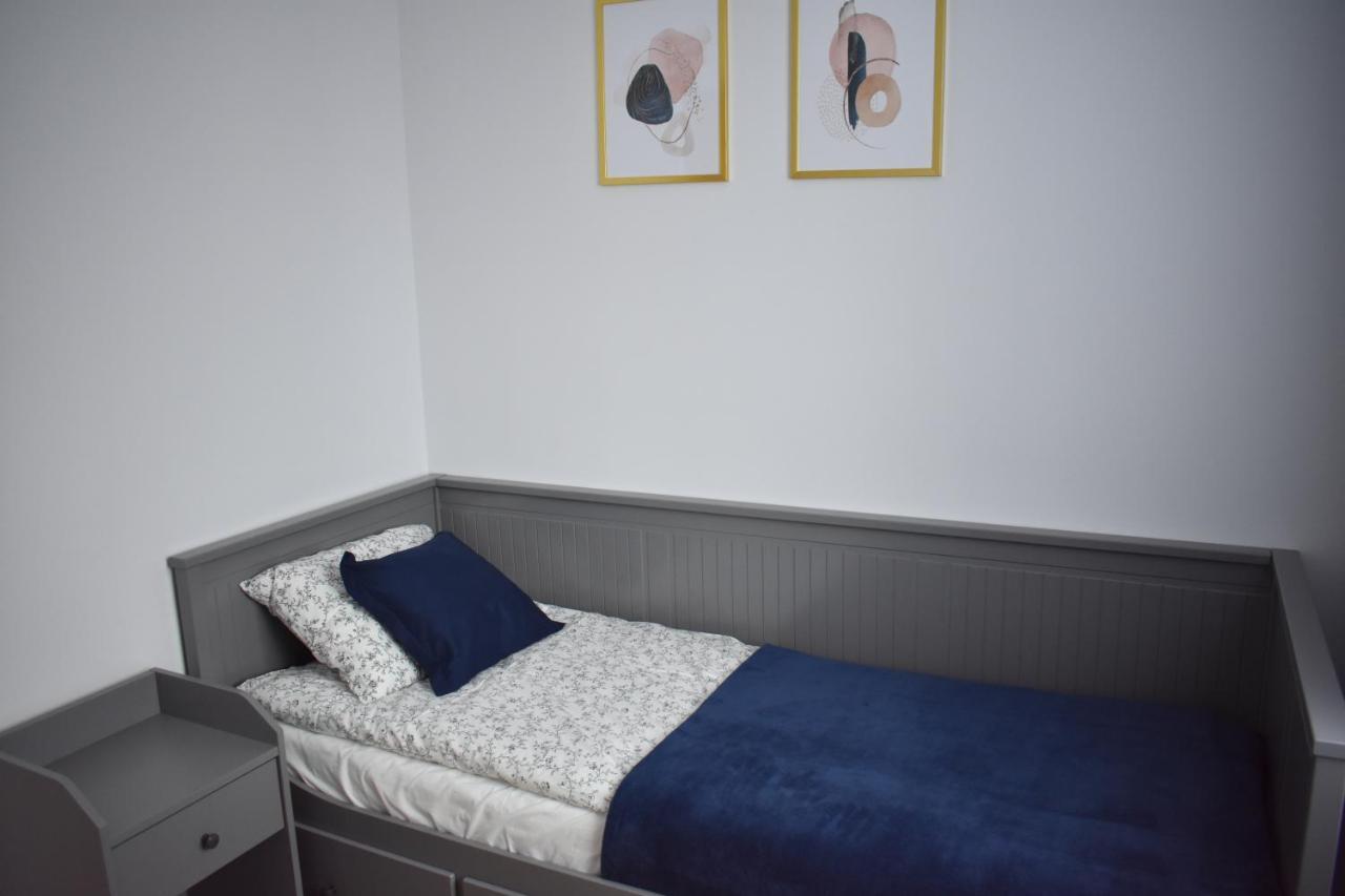 Apartament W Centrum Przy Parku Na Wyspie ปีวา ภายนอก รูปภาพ